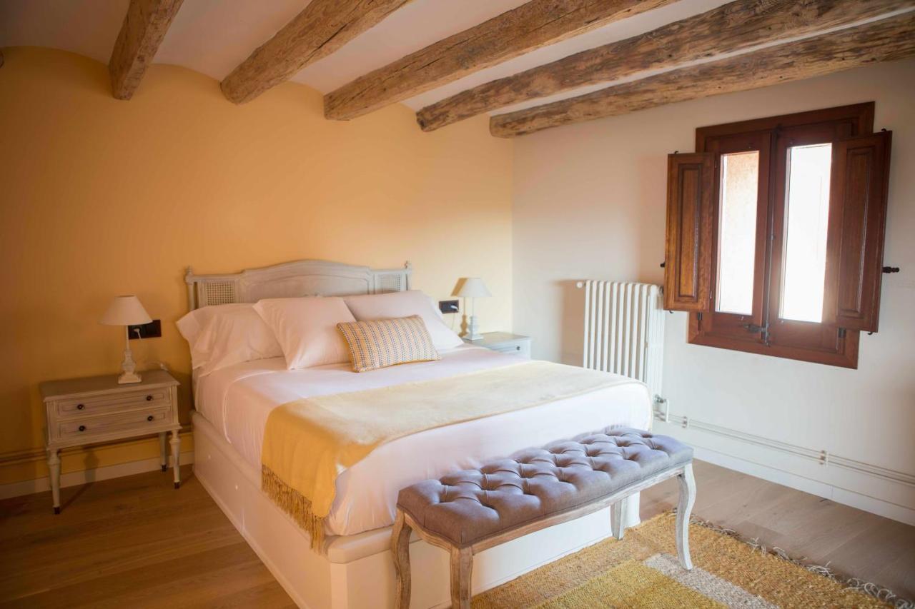 Casa Rural Masia Les Apieres El Pla de Manlleu Esterno foto