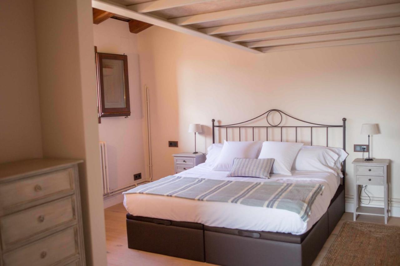 Casa Rural Masia Les Apieres El Pla de Manlleu Esterno foto